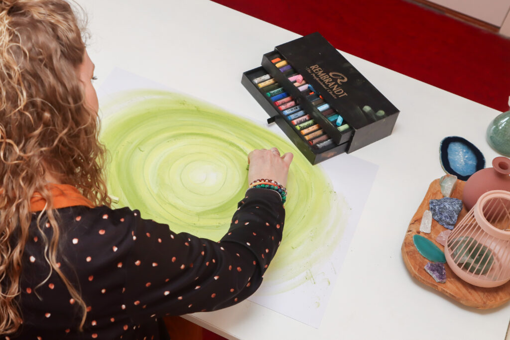 Creatieve therapie werkvorm schilderen voor omgaan met grenzen en emoties